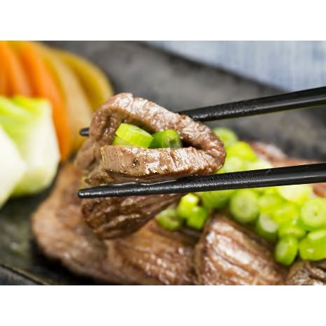 【冷凍】塩味厚切り牛タン10ミリ 500G
