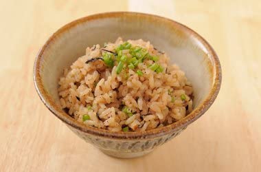 じゅーしぃの素 180g×5箱 オキハム お米と一緒に炊き込むだけの簡単沖縄風炊き込みご飯の素 素材の旨みたっぷりの沖縄定番料理