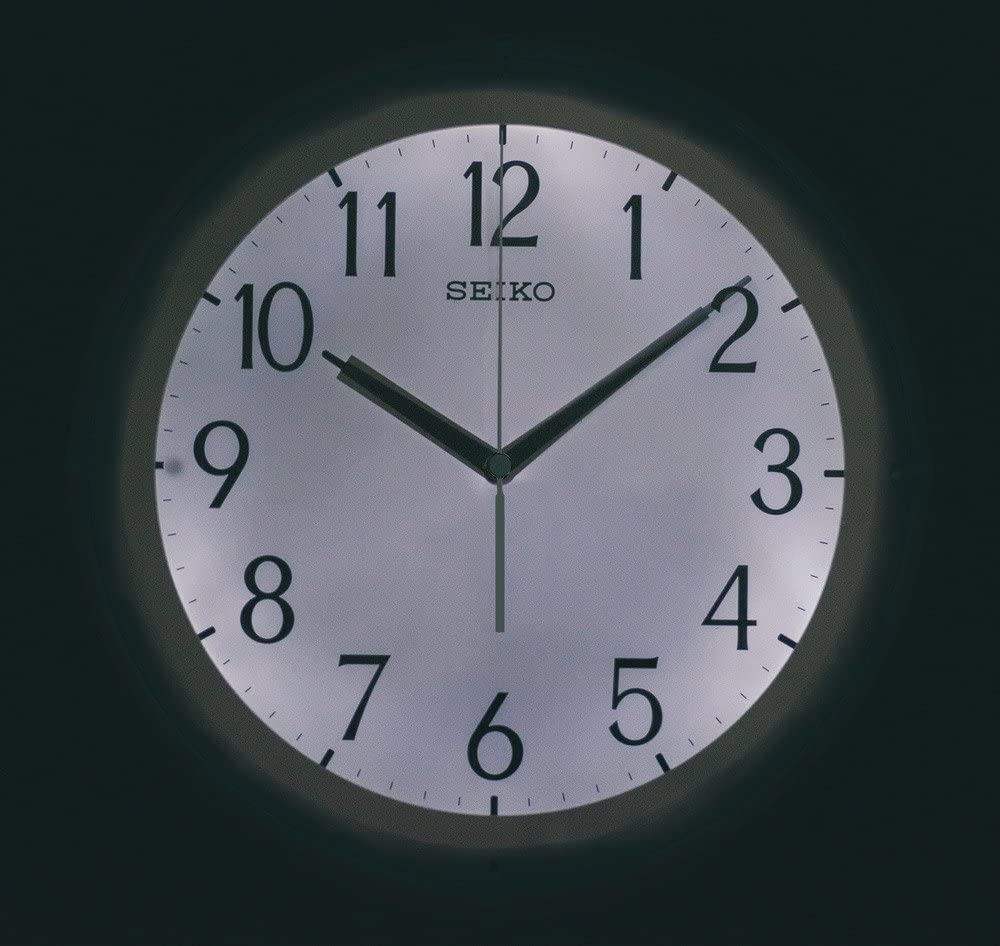 セイコー クロック 掛け時計 自動点灯 電波 アナログ 夜でも見える 木枠 茶 メタリック KX203B SEIKO