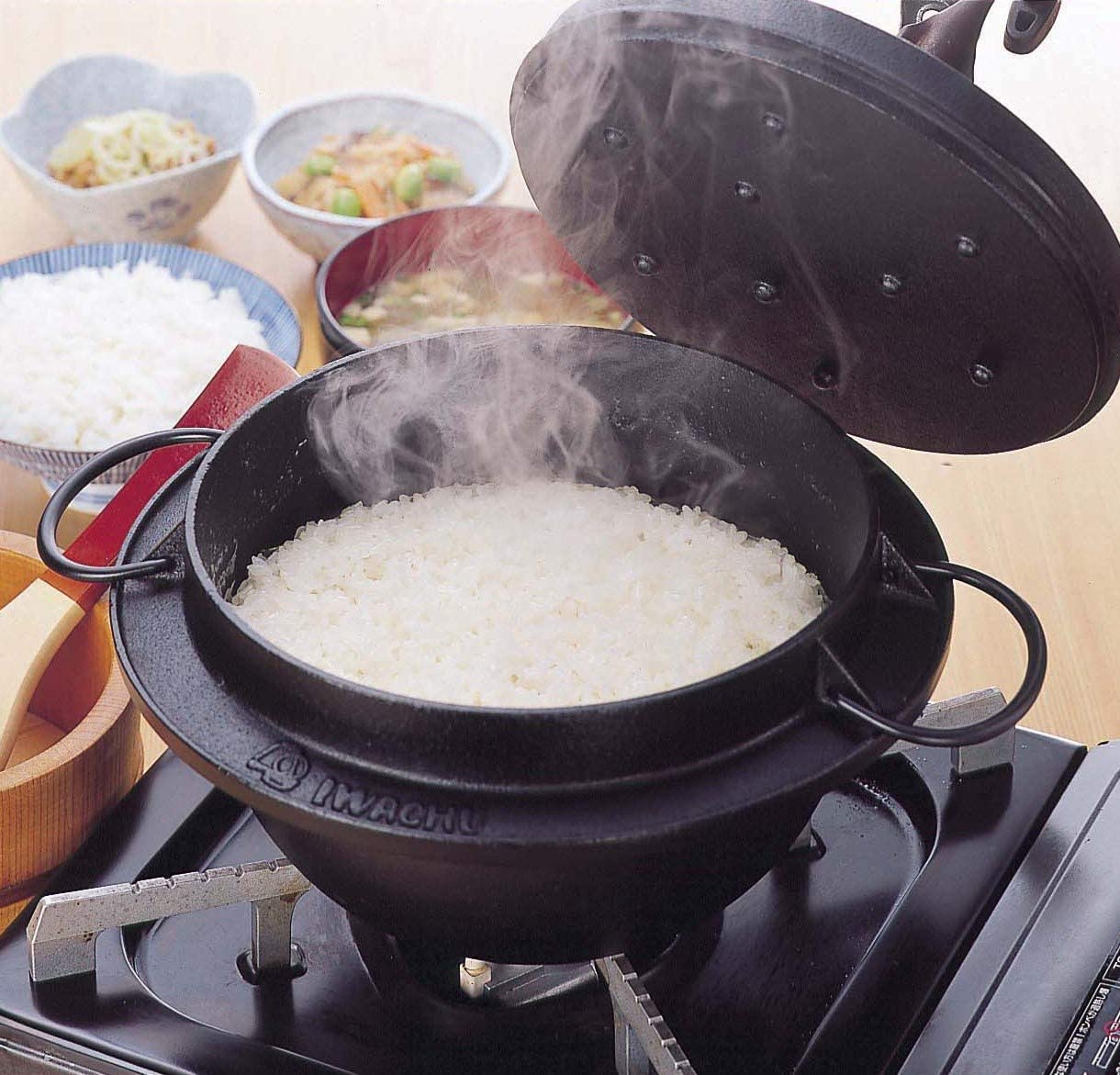 岩鋳 Iwachu ご飯鍋 3合炊 黒 内面ホーロー IH対応 南部鉄器 21085