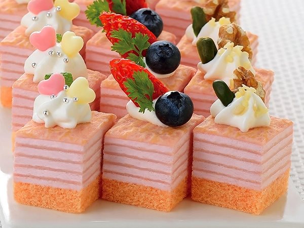 【冷凍】ミニカットケーキ ミルクレープ(いちご) 約490G