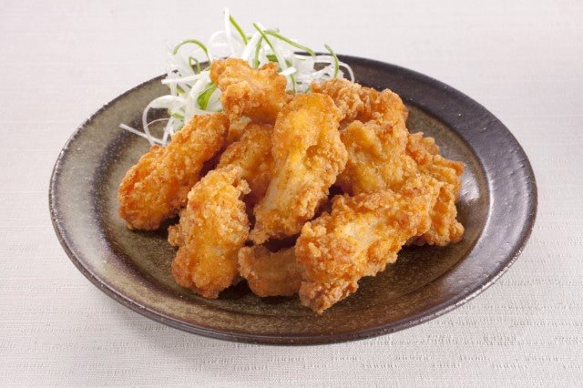 【冷凍】肉付ヤゲン軟骨唐揚げ　1KG
