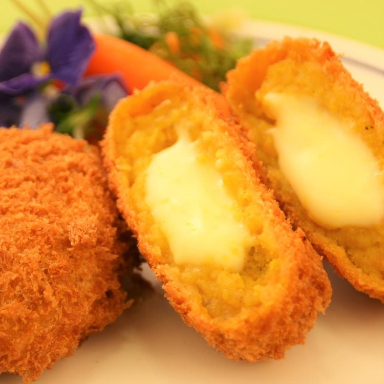 【冷凍】北海道かぼちゃとチーズソースの包み揚げ 75G　20食入
