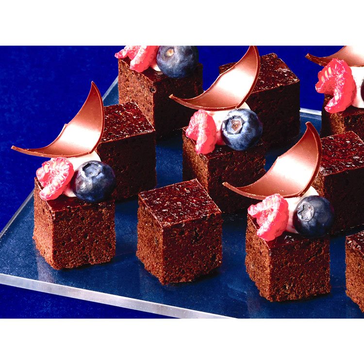 【冷凍】カット済ケーキブラウニー(ベルギー産チョコレート使用) 392G