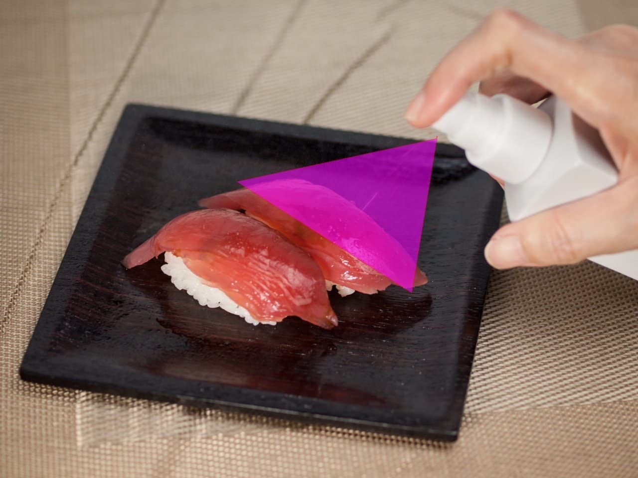 [キッチン用品] 有田焼 染付葡萄 減塩 スプレー醤油差し
